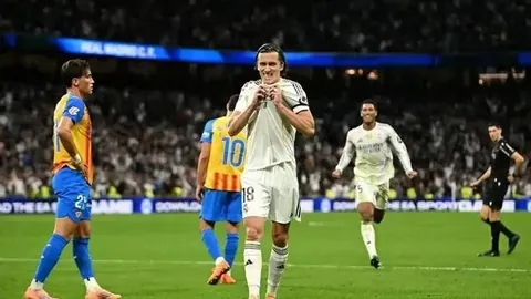 吉鲁百场里程碑，米兰官方表彰致敬