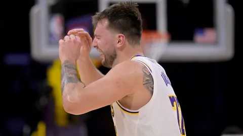 德乙联赛惊爆7连冠奇迹！揭秘关键转折，今夜赛事不容错过！